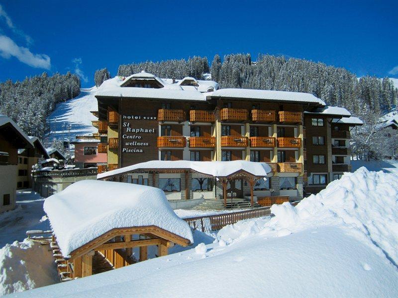 Hotel St. Raphael مادونا دي كامبيليو المظهر الخارجي الصورة